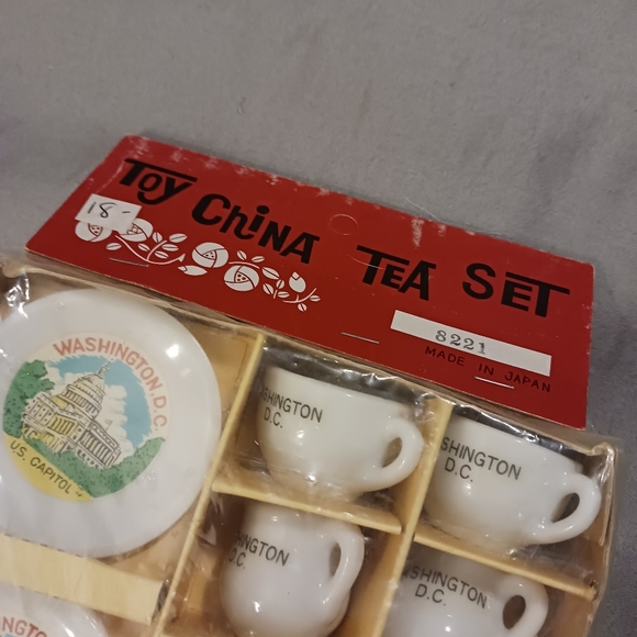 VINTAGE Toy China Tea Set (Washington D.C) - Picture 3 of 7